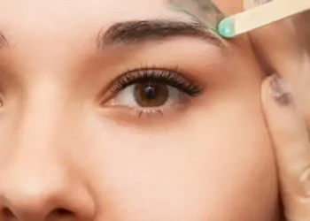 Ремувер для бровей — секрет идеального окрашивания и ухода