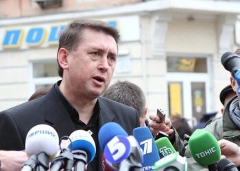 Кассетному скандалу – 25 лет. Экс-спикер Мороз рассказал, кто отказал майору Мельниченко в помощи