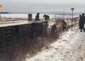Автобус з 30 пасажирами перекинувся на бік на Прикарпатті: є загиблий та 5 постраждалих, серед них дитина