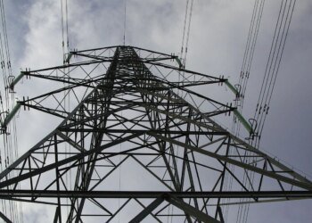 Низку регіонів перевели на аварійні відключення, через нові атаки рф знеструмлення у двох областях