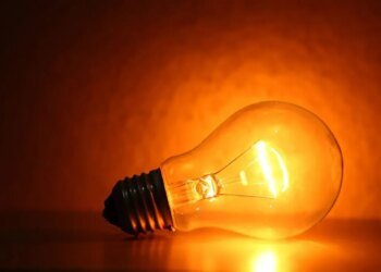 У всіх регіонах України 21 січня діятимуть графіки погодинних відключень світла