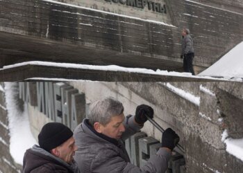 У Музеї історії України у Другій світовій демонтували російськомовні написи зі скульптурної галереї – Мінкульт