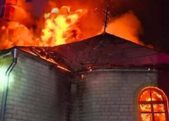 Згорів храм на Дніпропетровщині: пожежу гасили всю ніч