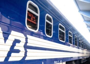 Укрзализныця вводит экстренные ограничения движения: какие рейсы отменят и где будут задержки