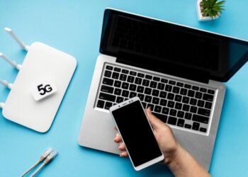 Экономия в блэкауте: сколько на самом деле “съедают” энергии роутер, ноутбук и смартфон