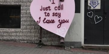 День закоханих у Дніпрі: від романтики космосу до драматичних сцен на сцені