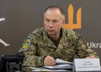 Сирський провів нараду з командирами ДШВ щодо логістики, відновлення техніки та медичної евакуації