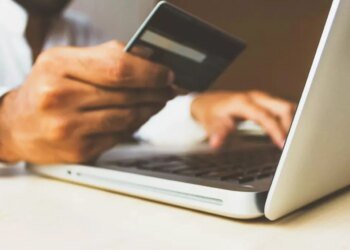 Викрито шахрайську групу, яка під виглядом допомоги ООН та онлайн-продажів ошукала громадян майже на 1 млн грн