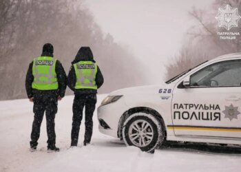 В Україні на тлі негоди вже 377 ДТП, по країні є короткочасні ускладнення руху