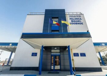 Обмеження руху ввели на кордоні з Молдовою на тлі негоди: що з роботою пунктів пропуску