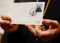 Ватикан випустив поштову марку із зображенням знеструмленого київського собору на знак підтримки українців