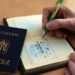 Украинцам массово отказывают в прописке: “Дия” блокирует из-за “Оберега”