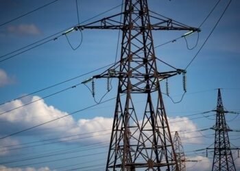 Сонце допоможе: графіки відключень світла для Дніпра та області