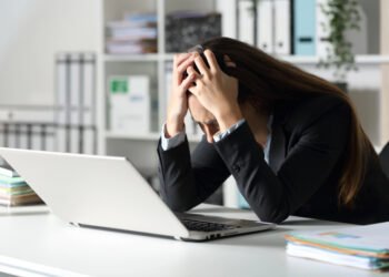 Люди, которые “увлекаются” ИИ, первыми демонстрируют признаки выгорания