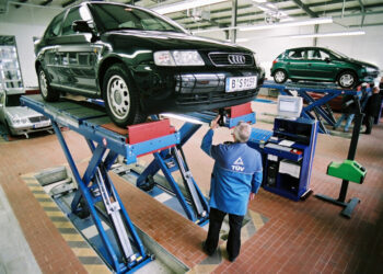 Обязательный список авто: водителям напомнили, кому точно необходим техосмотр