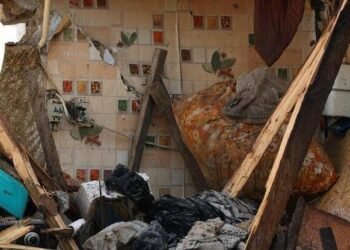 Дніпро у руїнах: волонтери та держава рятують мешканців після атаки