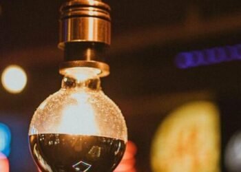 Світло включають по годинах: погодинні обмеження в Дніпрі та області