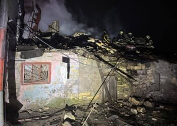 Оккупанты снова атаковали Одессу: в одном из районов загорелся дом