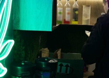 Наркотики під виглядом вейпів: на Дніпропетровщині накрили схему на 20 млн грн