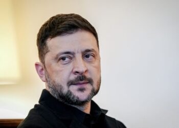 “С удовольствием принял бы”: Зеленский о ядерном оружии от Британии и Франции