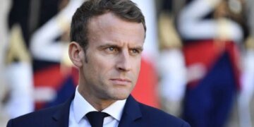 Ніщо не відверне увагу Франції від України – Макрон