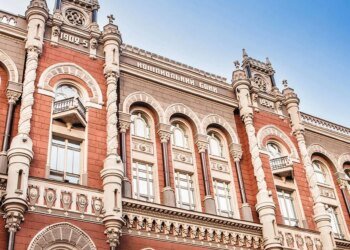 Долар перетнув 44 гривні, євро наблизився до 51 гривні – курс НБУ 5 березня