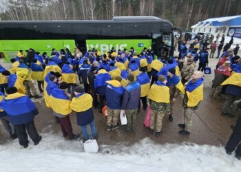 Зеленський повідомив про новий обмін – 200 українців повернулися додому, серед них захисники Маріуполя