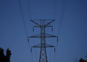 росія атакувала енергетику у кількох регіонах, є відключення світла у 7 областях