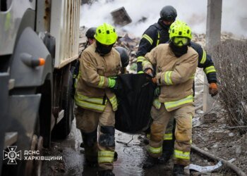 Удар рф по харківській багатоповерхівці забрав життя вже 10 людей