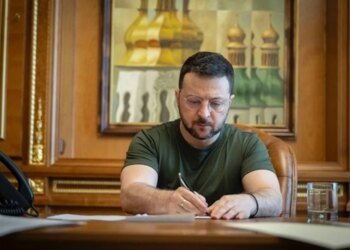 Зеленський підписав законопроєкт про відстрочку на рік для військових за "контрактом 18-24"