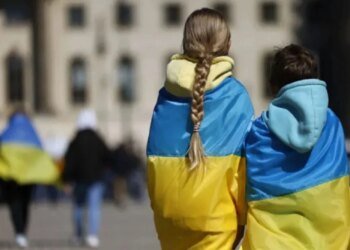 Кожен другий українець готовий терпіти війну стільки, скільки необхідно – опитування
