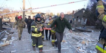 Після атаки рф з-під завалів у Запоріжжі деблокували двох людей, кількість поранених зросла до 10 – ОВА