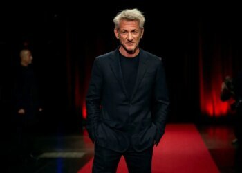 Актор Шон Пенн, який пропустив церемонію вручення премії "Оскар", прибув до Києва