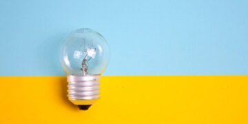 Завтра в Україні графіки відключень будуть діяти з 17:00 до 22:00