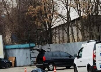 Помер біля АЗС: у Дніпрі виявили тіло чоловіка