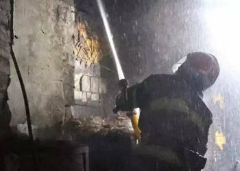 Задихався від диму у квартирі: на Дніпропетровщині врятували чоловіка