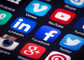 “Медийная цивилизация”: как человечество оказалось в ловушке посредников