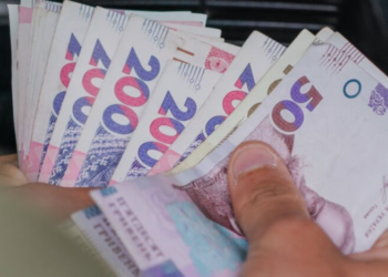 Пенсии вырастут без визита в ПФУ: кто из украинцев получит прибавку с 1 апреля