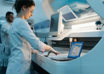 Lenovo представила первую в мире батарею для ноутбуков емкостью 1000 Вт·ч