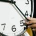 Перевод часов изменили: украинцам дали важное уточнение о летнем времени 2026