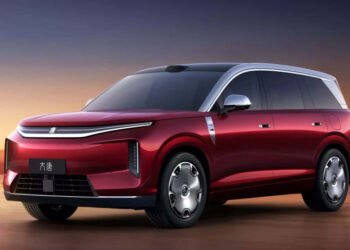 До 950 км хода и зарядка за 9 минут: BYD показала электрический SUV Great Tang