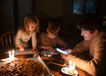 Графики отключений света вернулись: ДТЭК назвал три главные причины