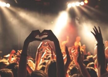 Культурний бум у Дніпрі: інтерактивні перформанси, прем’єра та фестиваль 90-х