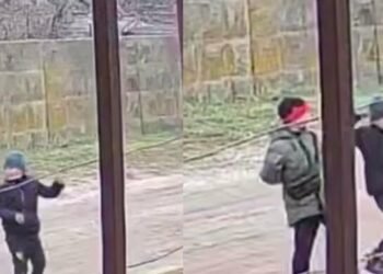 У Дніпрі небезпечна гра: діти обстрілювали будинки камінням