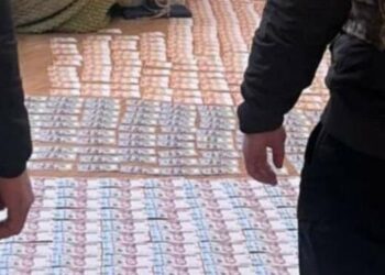 Мільйони не на фортифікації, а “під диван”: на Дніпропетровщині провели обшуки