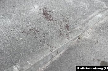 Балаклави, побиття і втеча: у Дніпрі суддю намагалися силою затягнути в авто