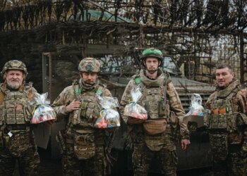 Великдень під вибухами – поліцейські показали, як зустрічають свято на службі