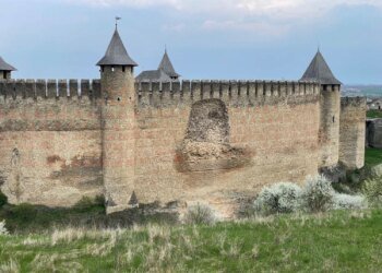 У Хотинській фортеці обвалився стародавній мур