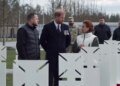 Принц Гаррі відвідав військове кладовище на Київщині разом із представниками влади