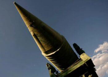 Ядерный зонтик против Ирана чужими руками: Романенко об опасной игре США